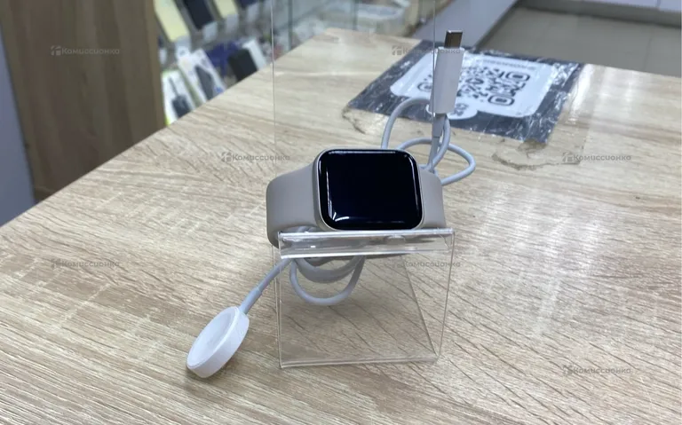 Часы  Apple Wartch SE (Gen 2) 40mm