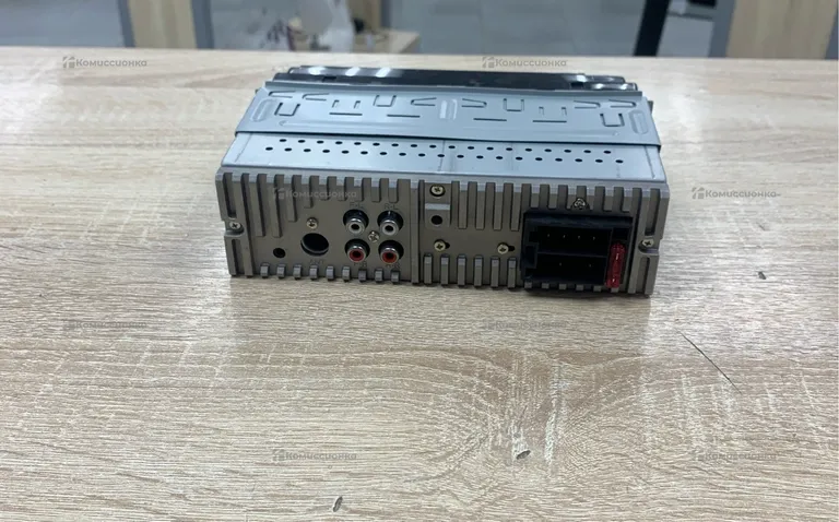 Автомагнитола  nakamichi