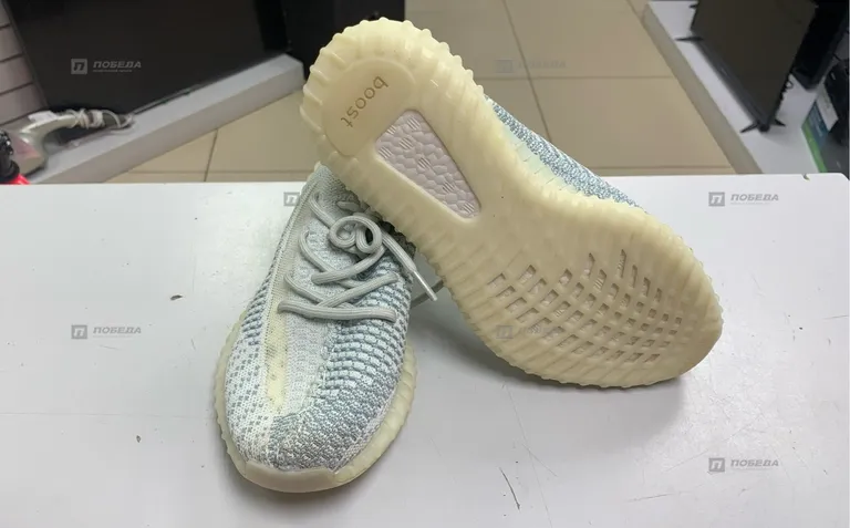 Кроссовки Adidas Yeezy Boost 350