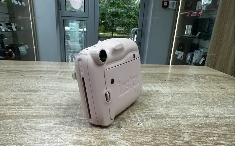 Видеокамера instax mini11