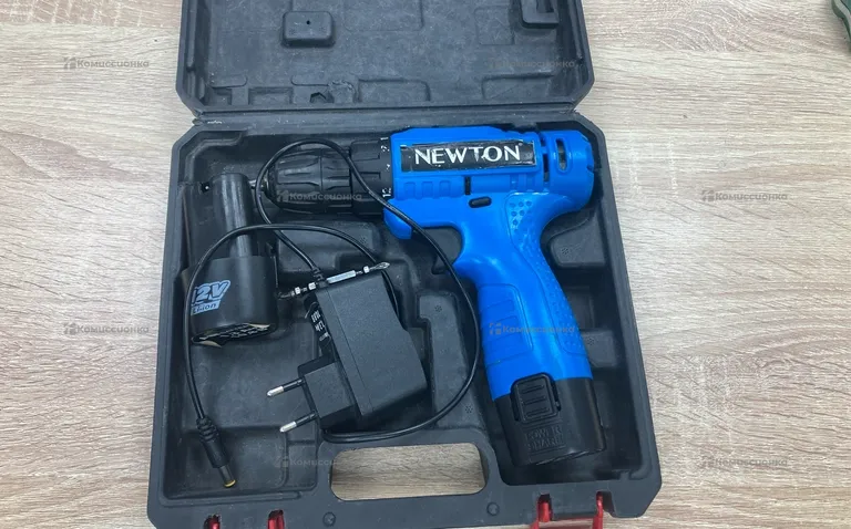 Шуруповерт Newton