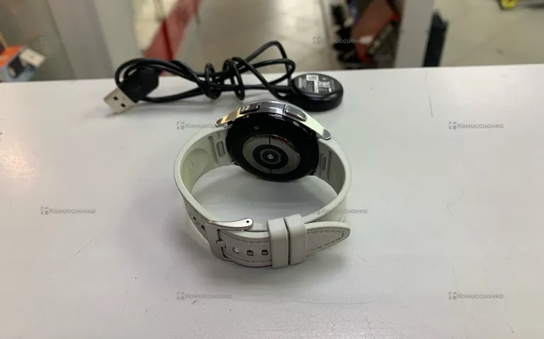 Часы  Samsung 6 43mm