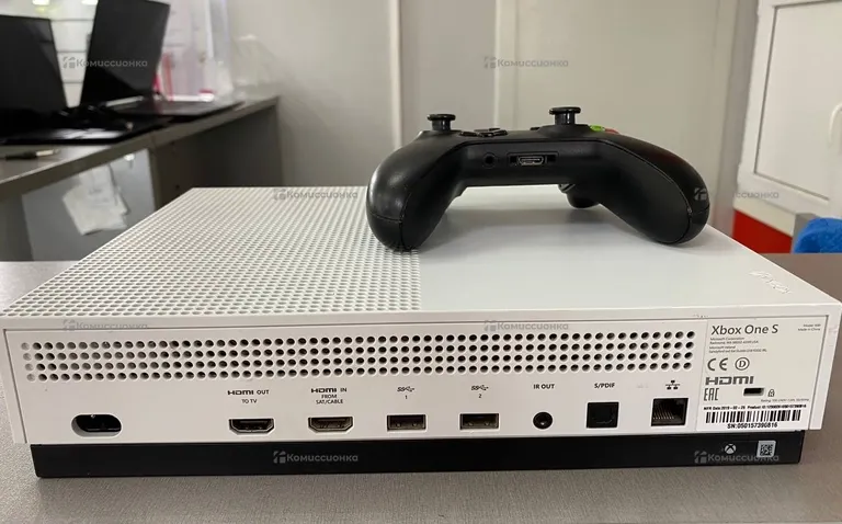Приставка Xbox one s 500gb