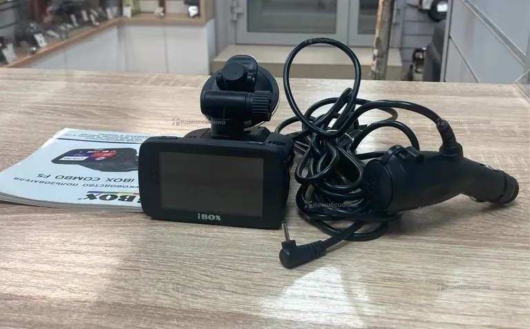 Видеорегистратор  ibox combo f5