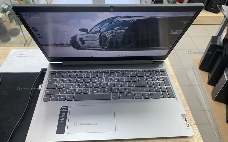 Ноутбук  Lenovo 81we i3 -10