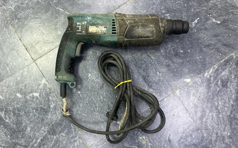 Перфоратор Makita HR2470