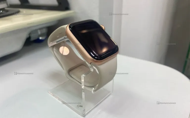 Часы  Apple Watch SE 40 man