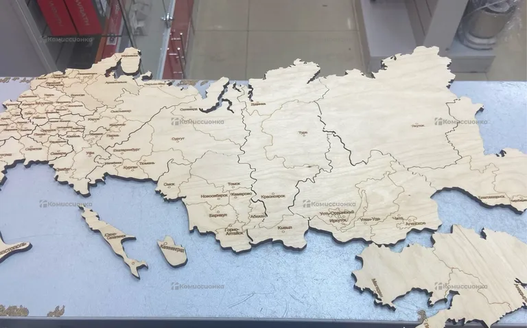 Деревянная карта России в сборе