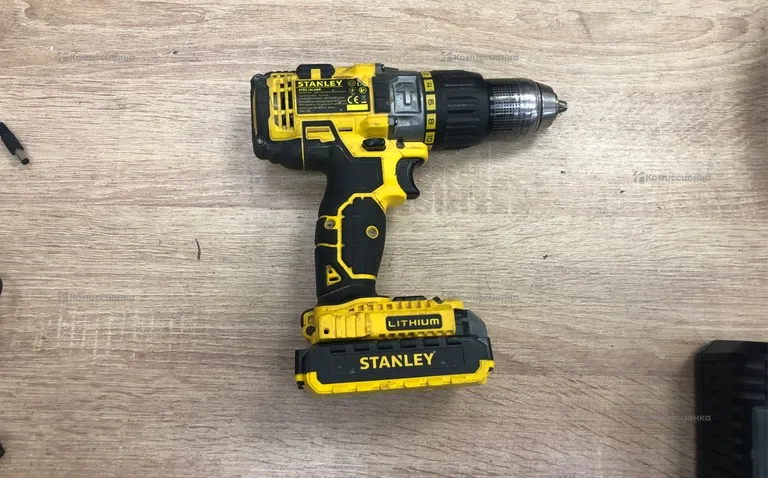 Дрель шуруповерт Stanley STDC18LHBK