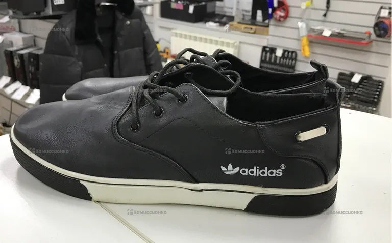 Кроссовки Adidas 45p