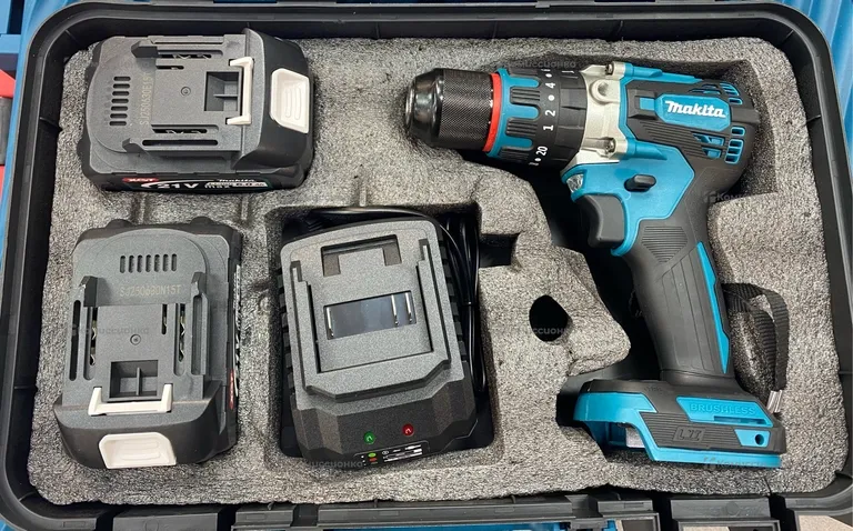 Дрель-Шуруповерт Makita 21v 6Ah