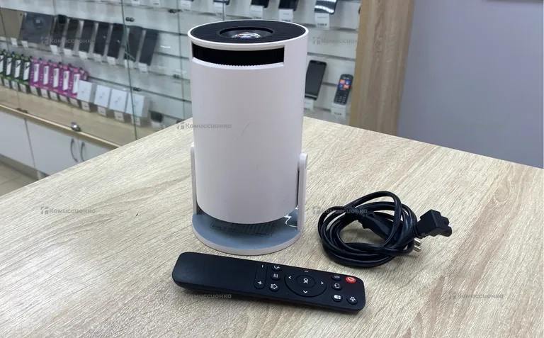 Проектор  HY300 pro