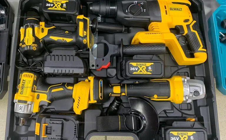 набор инструментов Dewalt 4 в 1