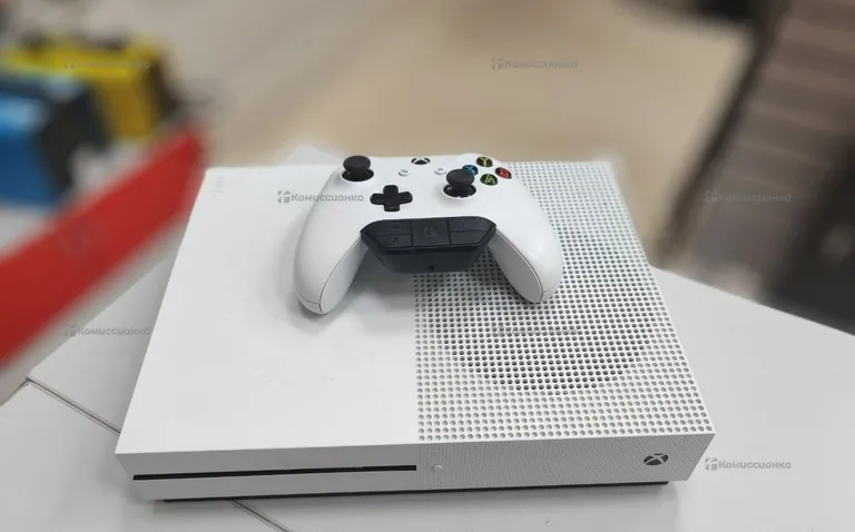 Приставка Xbox One S 1TB (С дисководом)