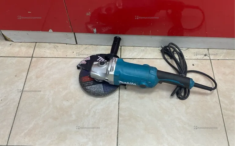 Угловая шлифмашина Makita GA9050