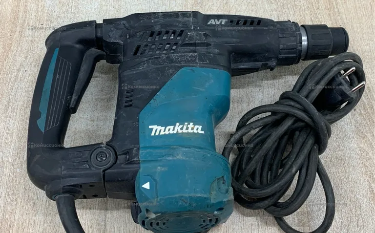 Перфаратор Makita HR3011FC