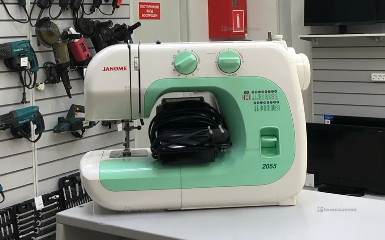 Швейная машина  janome 2055