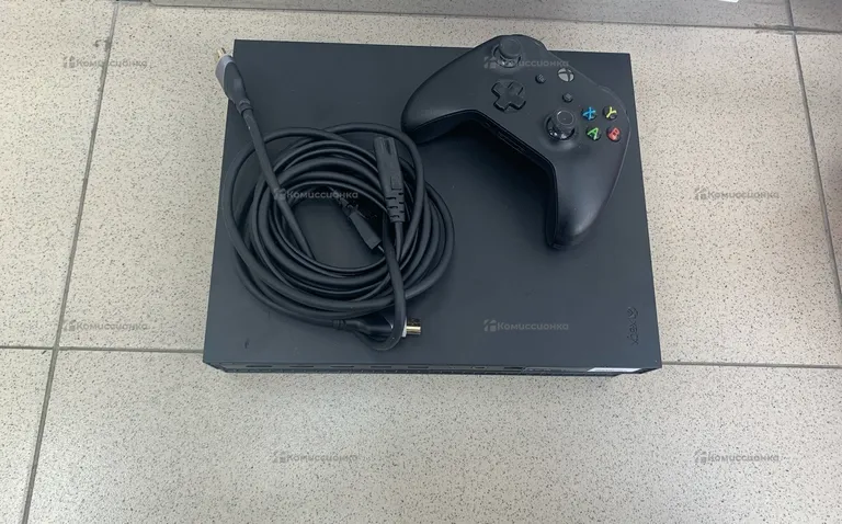 Приставка Xbox One X 1 TB
