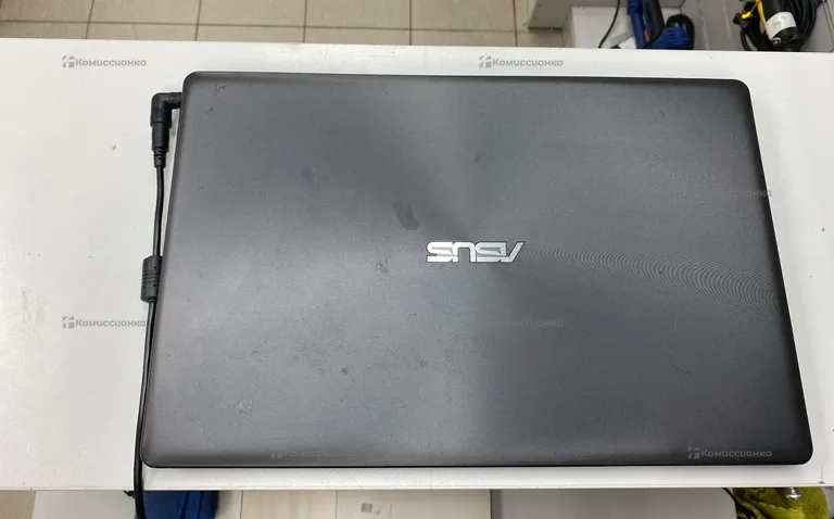 Ноутбук Asus X550C