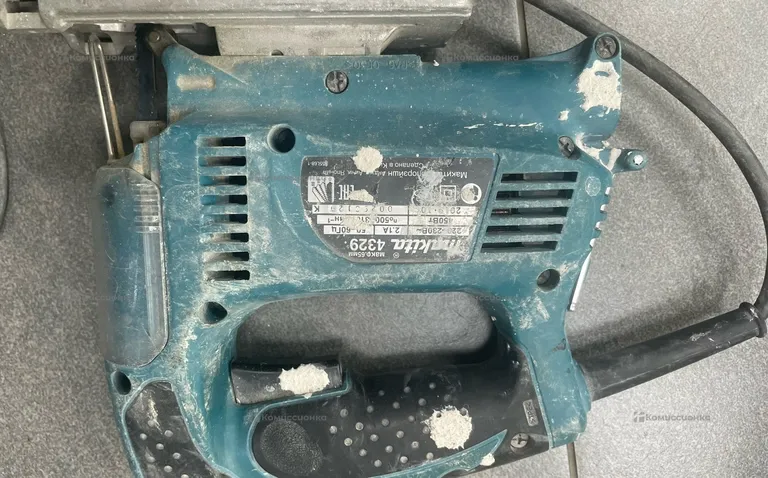 Электрический лобзик Makita 4329