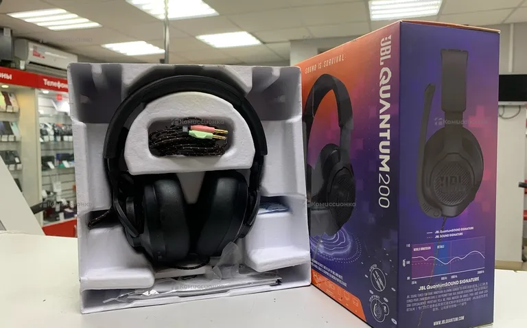 JbL quantum 200
