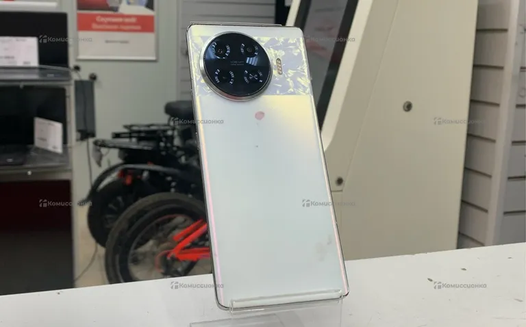 Tecno spark 20 pro+