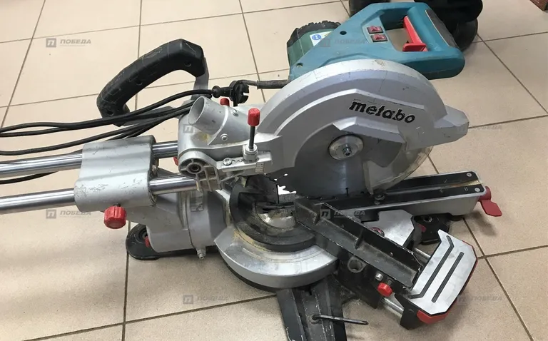 Торцовочная пила metabo KGS 254 M