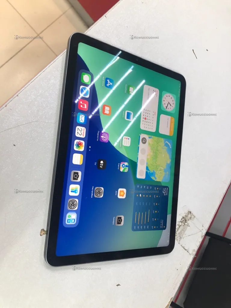 Планшет Apple iPad Air 5-поколения 2022г