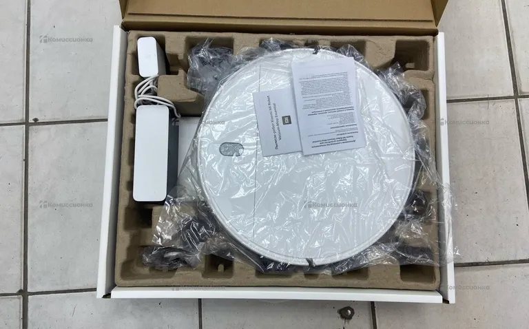 Пылесос  mi robot vacuum-Mop essential