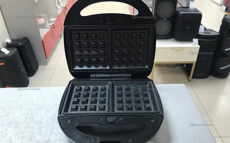 Мультипекарь для выпечки Polaris Pst 1003