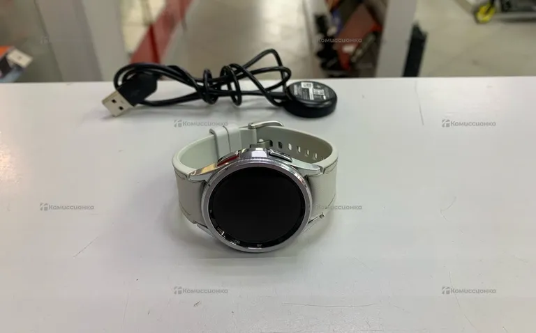 Часы  Samsung 6 43mm