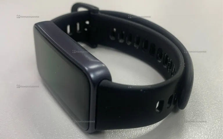 Часы Huawei Band 10