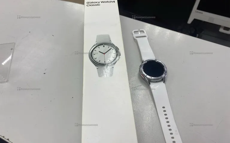 Часы  SAMSUNG GALAXY Watch 4