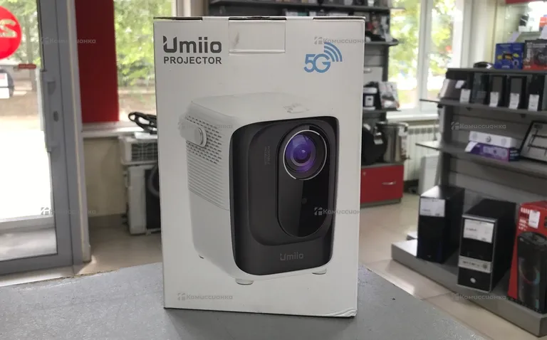 Проектор  ultra hd UMILA