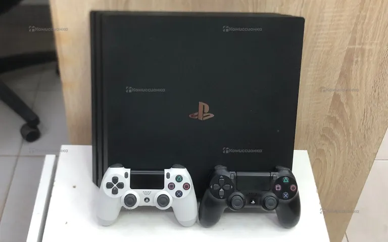 Приставка PS4 Pro