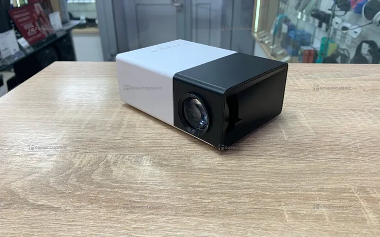 Mini проектор Wi-Fi YG-300 Plus