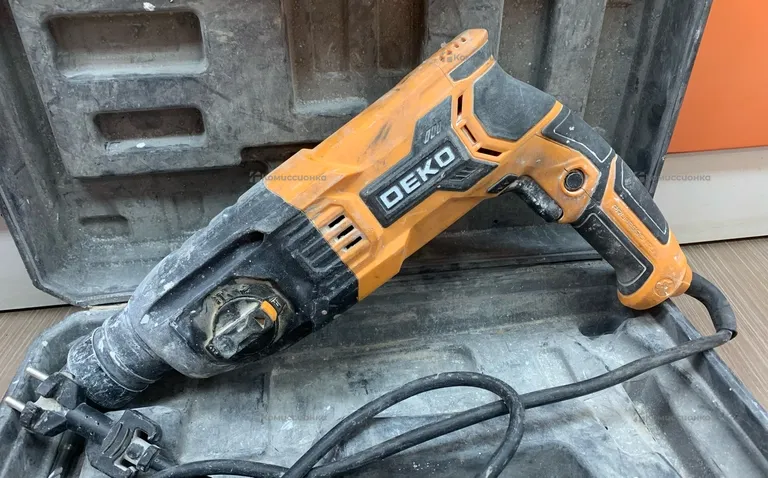 Перфоратор сетевой DEKO DKH950W