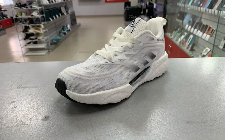 Кроссовки Adidas белый 36р