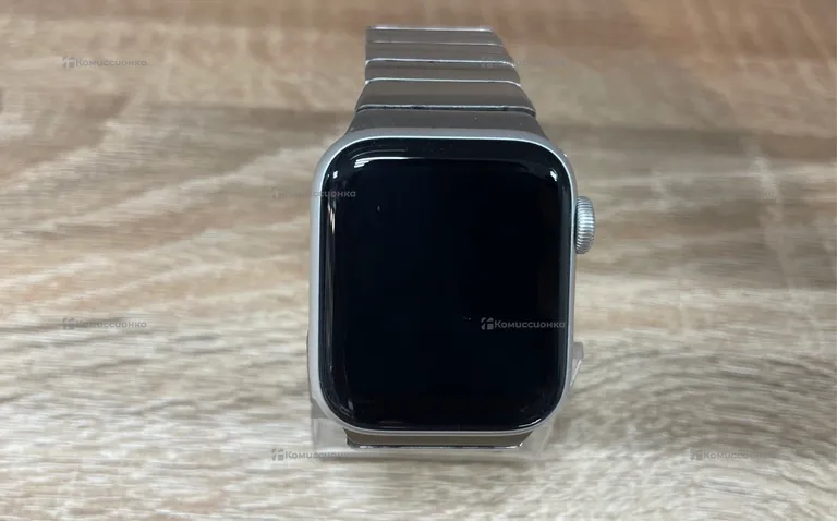 Часы  Apple Watch SE 40