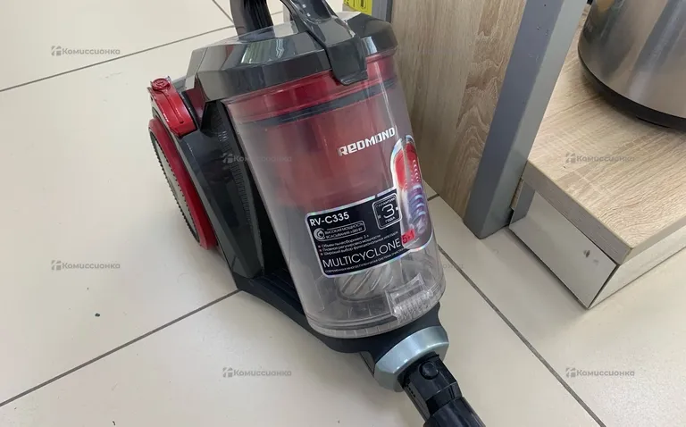 Пылесос Redmond RV-C335