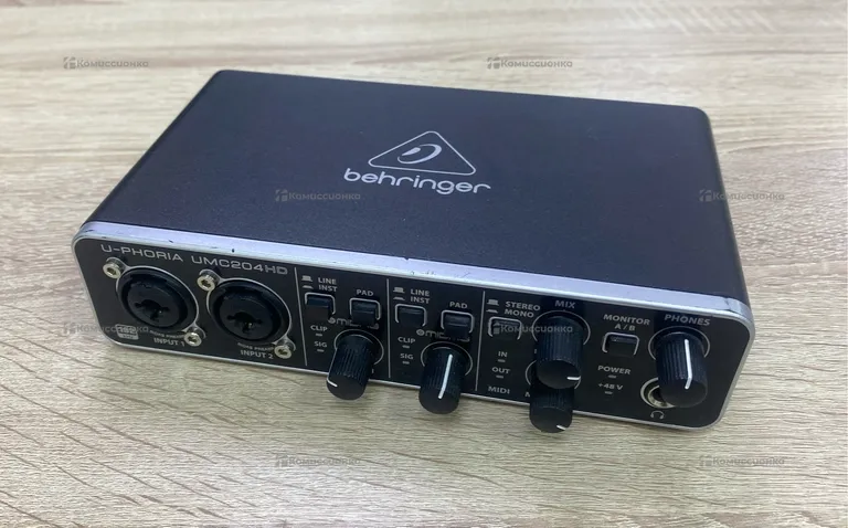 Звуковая карта Behringer  umc204HD