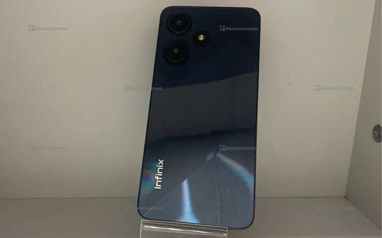 телефон Infinix HOT 30i 3/64