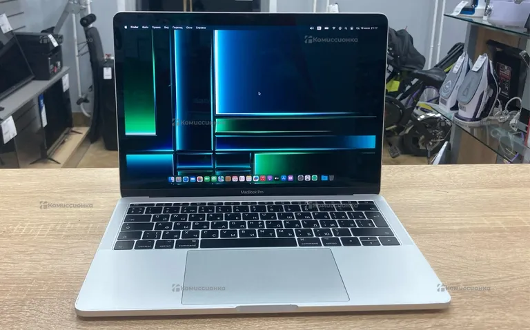 Ноутбук  Apple MacBook Pro 13 2017