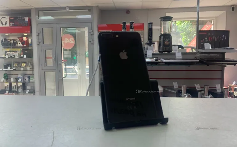 Apple Apple 8 plus 64