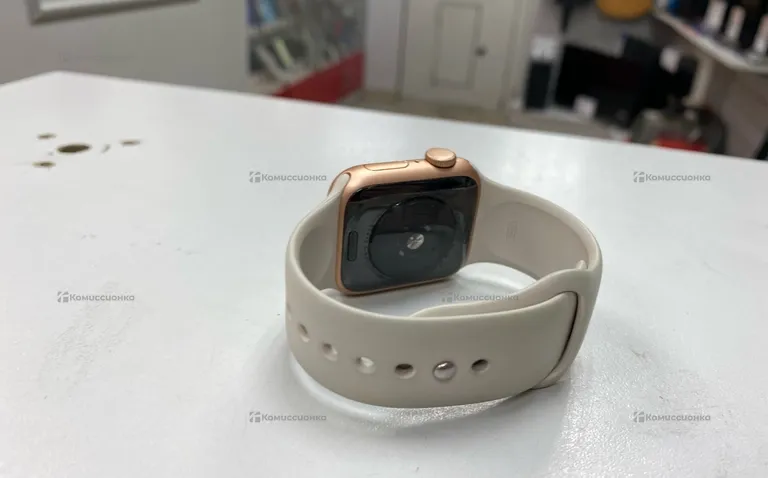 Часы  Apple Watch SE Алюминий 40 мм (1- го поколен