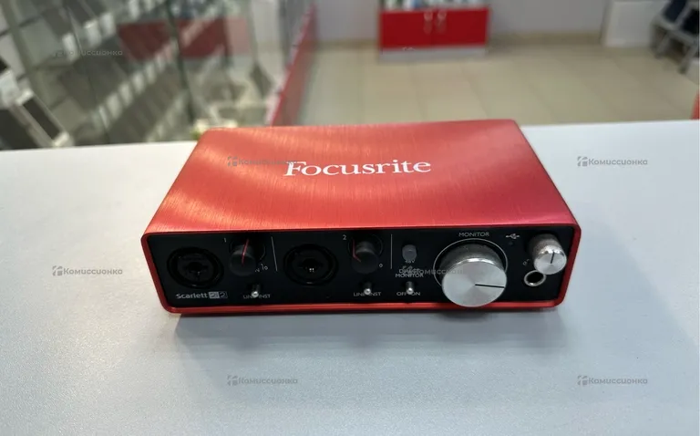 Звуковая карта Focusrite Scarlett 2i2
