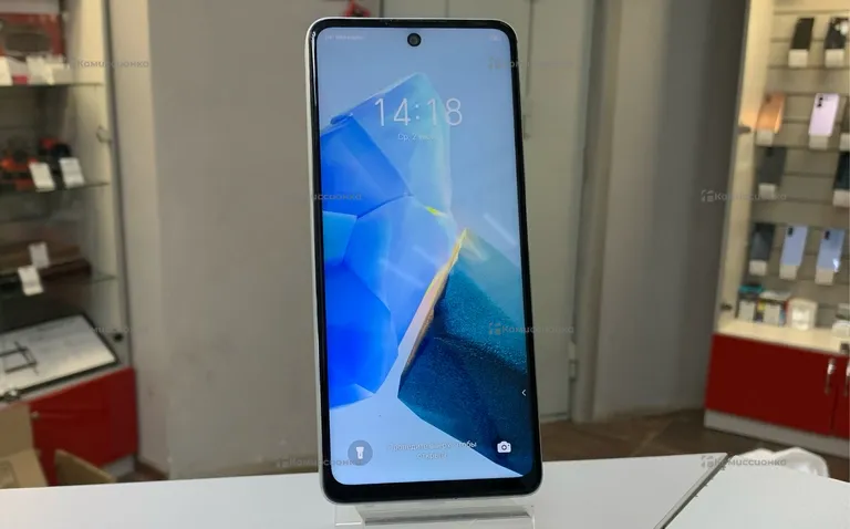 Infinix hot 30 4/128ГБ