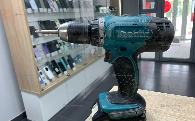Шуруповерт Makita DDF453