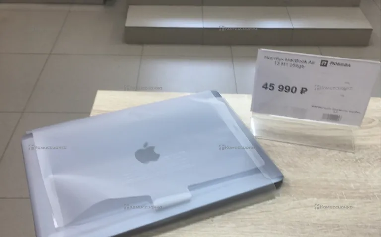Ноутбук MacBook Air 13 M1 256gb