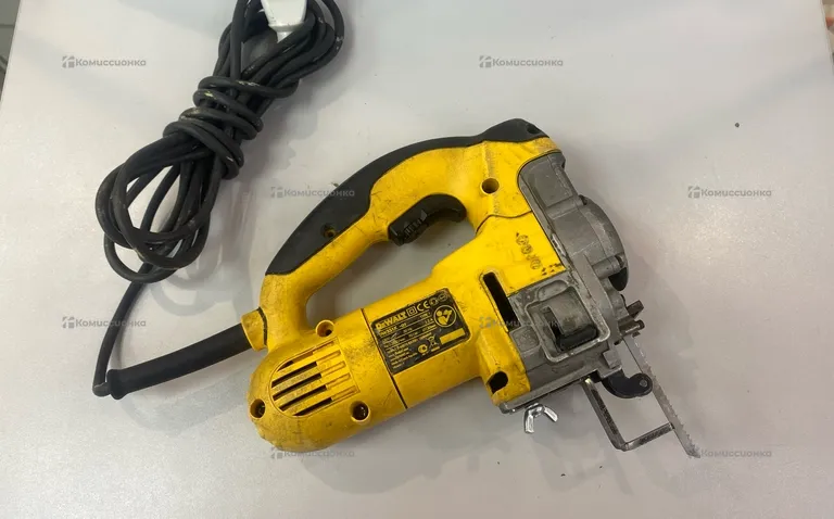 Электролобзик dewalt DW331K